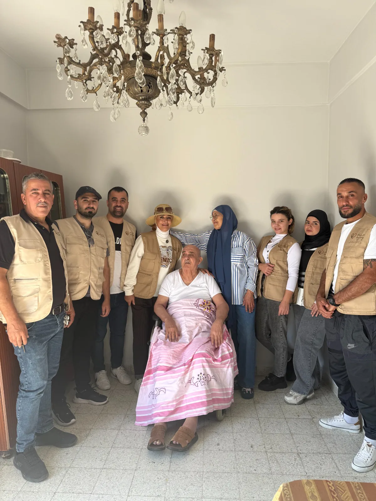 فريق حياة واحدة في زيارة عائلية ميدانية